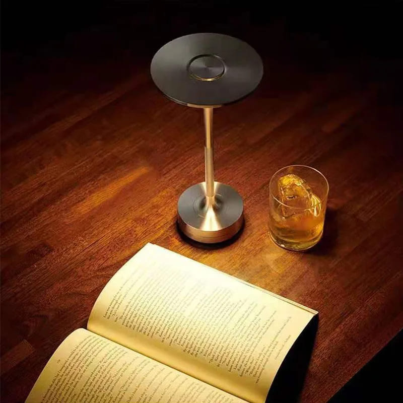 Luminária de Mesa LED Sem Fio Metal Recarregável Casa & Coza