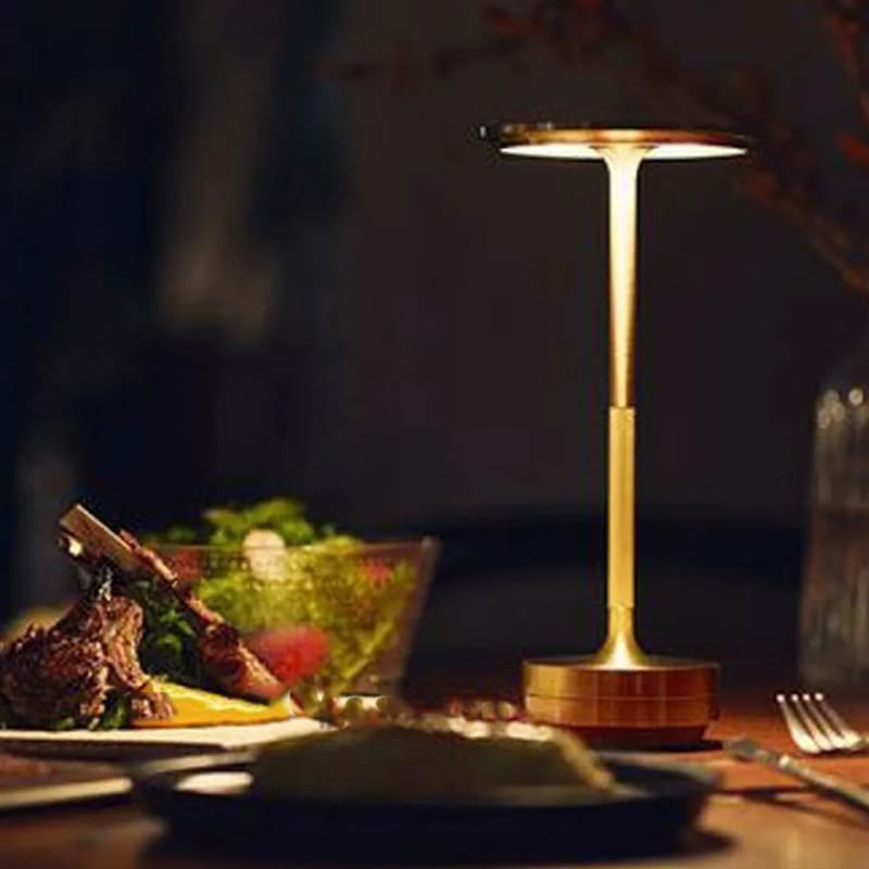 Luminária de Mesa LED Sem Fio Metal Recarregável Casa & Coza